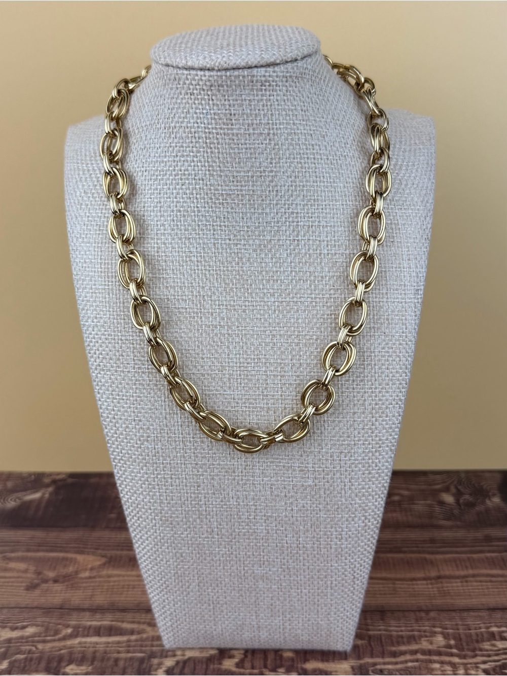 Lauren Ralph Lauren Gold Tone Oval Double Ring Link Toggle Choker Necklace